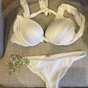 Beach bunny white set with amazing gold hip detail M set